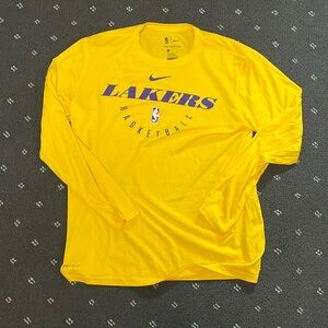 Lakers long sleeve tee. Size L